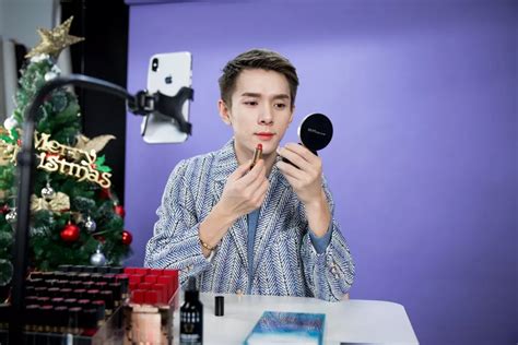 李佳琦在哪个平台直播 李佳琦在什么平台直播