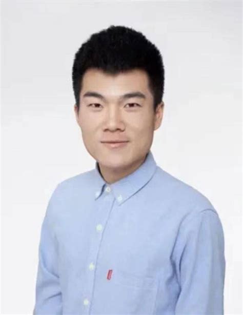 新东方董宇辉回应被抢注商标:这个公司智商挺低